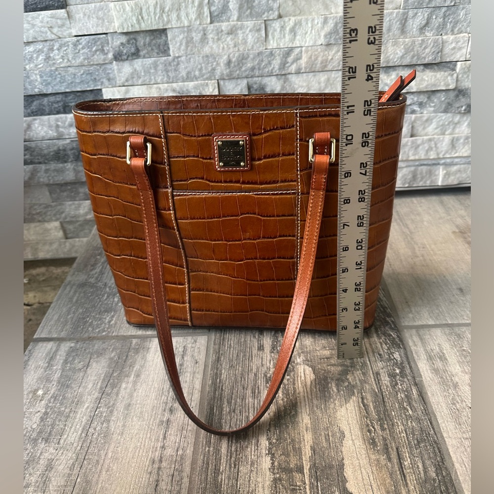 Dooney & Bourke Croco Lexington Shopper Classic Neutral Handbag - Picture 14 of 15
